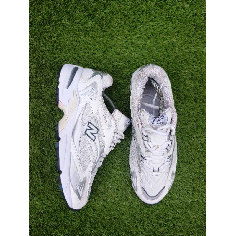 NEW BALANCE 725
