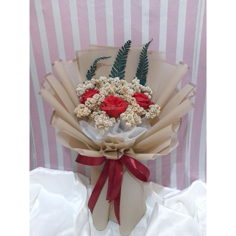 Buket bunga edelweis mix artificial/buket bunga wisuda