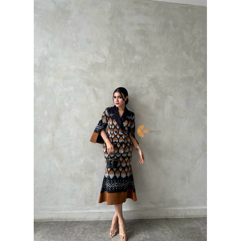 IKI TENUN /GOLDEN DRESS TENUN