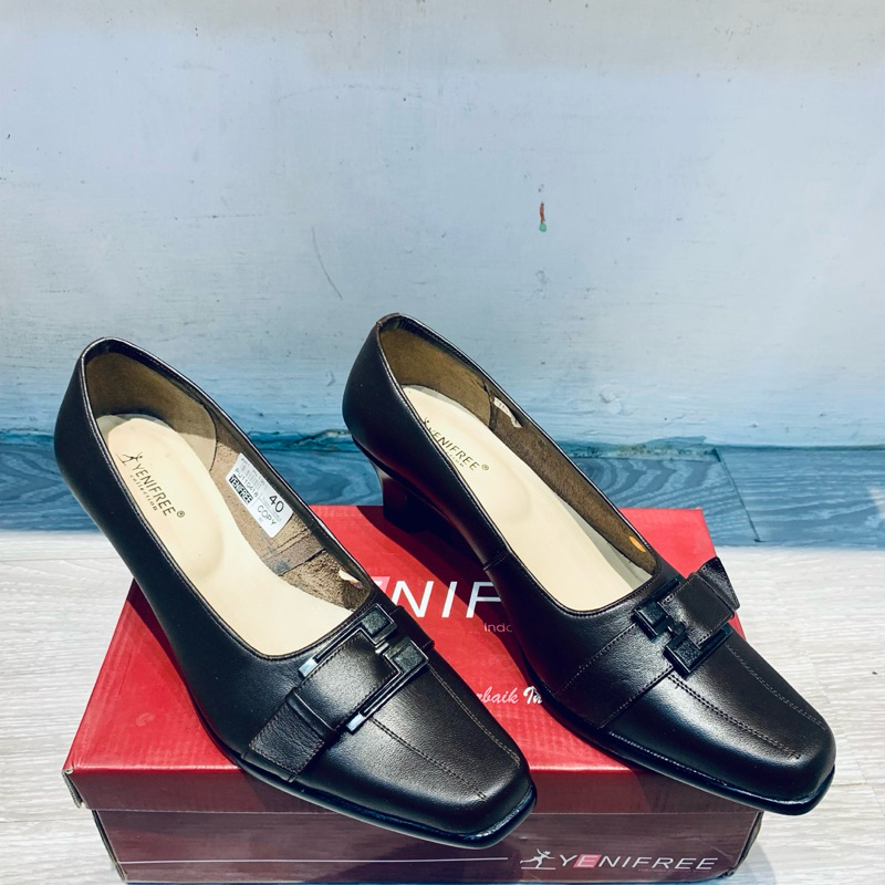 Sepatu Pantofel Wanita / Sepatu Kantor YENIFREE - YN-135