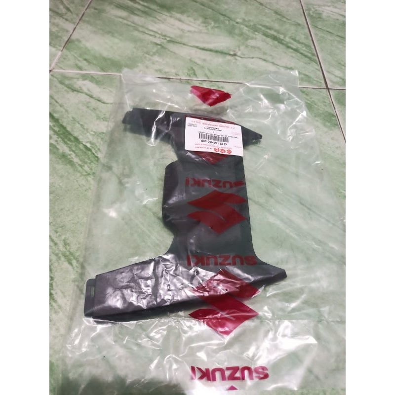 COVER TUTUP BODY BELAKANG STOP LAMP SUZUKI SKYDRIVE 125 SGP
