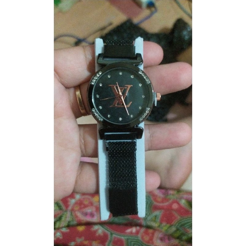 jam tangan ala LV