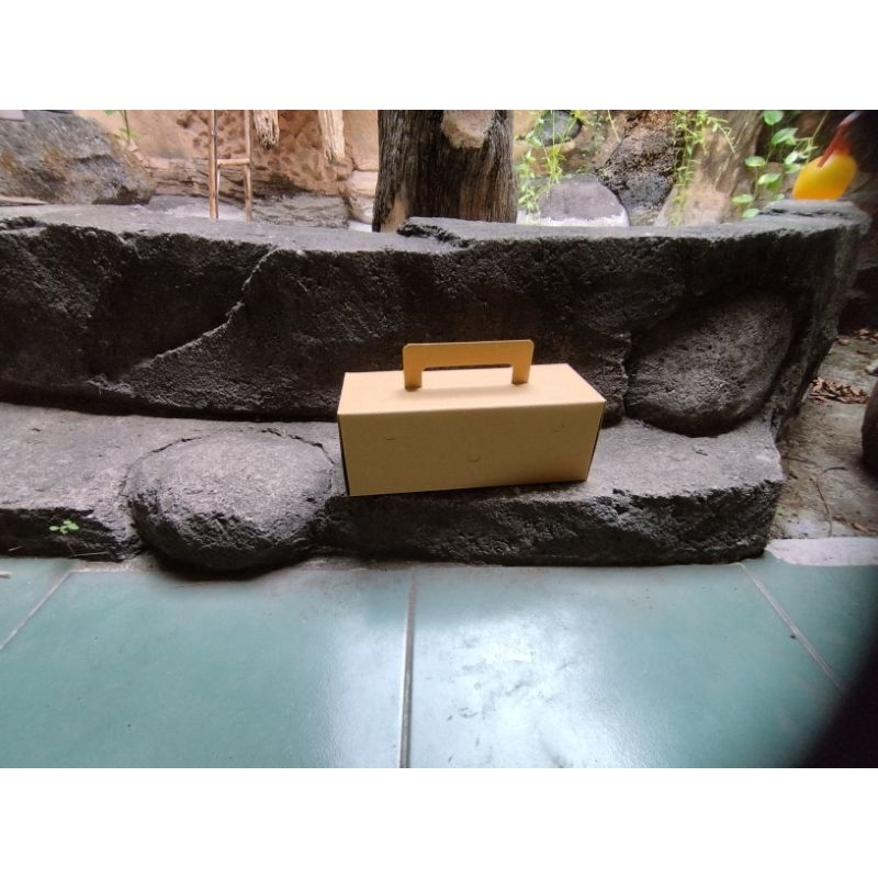 

KARDUS BURUNG/BOX BURUNG UK 21 x 8 x 8 CM