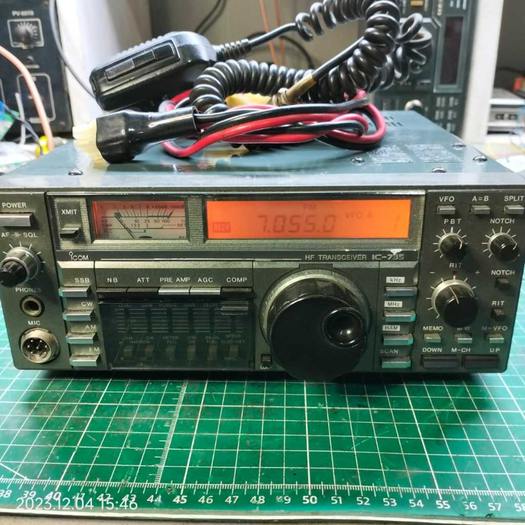 Icom IC 735 HF All Band Tranceiver SSB Rig