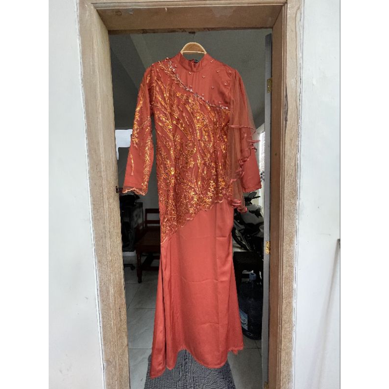 Dress Gaun Kebaya hanya ada 1 warna Teracotta Merah Bata BARU cantik