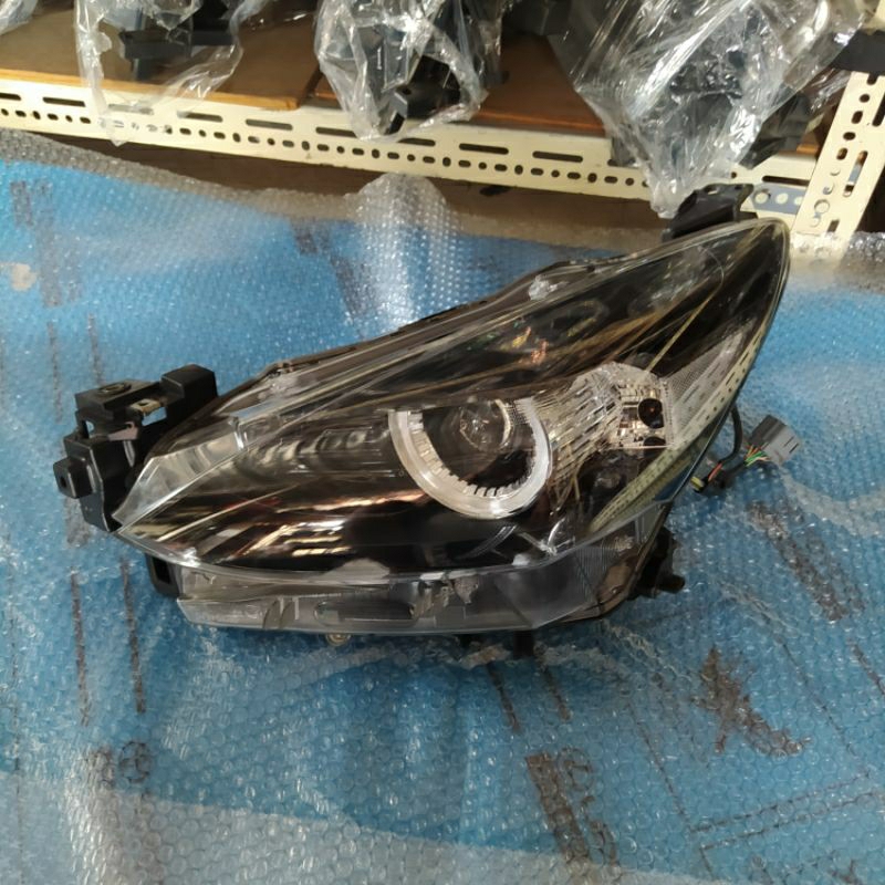 Headlamp Lampu Depan Mazda 2 skyactive 2021 2022 original