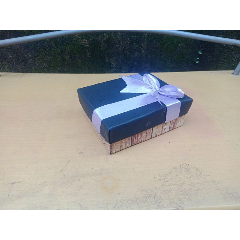 

KOTAK KADO | GIFT BOX | HAMPERS | KADO UNIK | BUNGKUS KADO | Ukuran 11x9x4