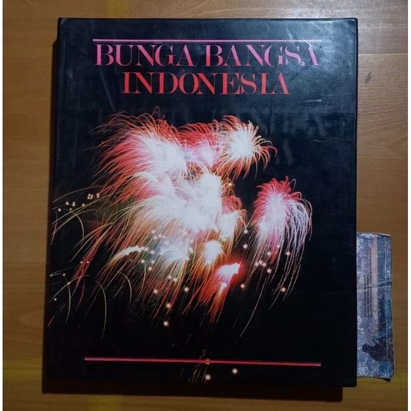 Buku Fotografi Bunga Bangsa Indonesia - Joop Ave