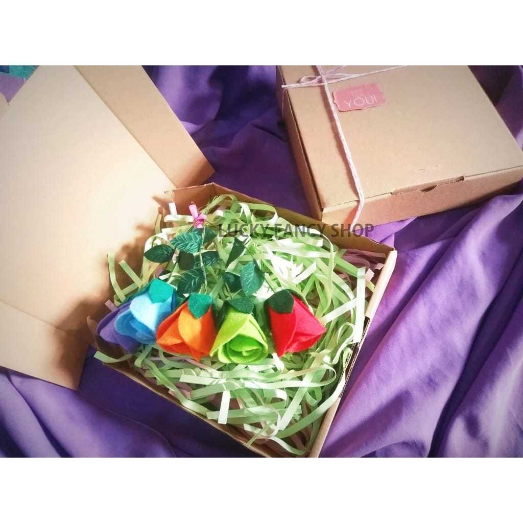 BUNGA MAWAR FLANNEL CANTIK TANGKAI ISI 5 TANPA PLASTIK HAMPERS ROSE FLOWERS HADIAH PSOUVENIR