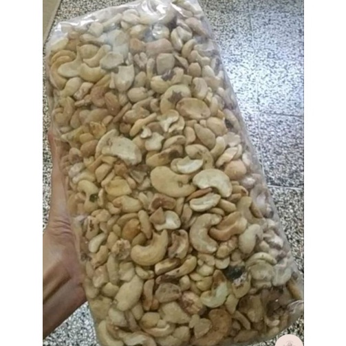 

Produk Keren (Termurah 1kg)Kacang mede pecah/pecahan/patahan mentah Terbaru