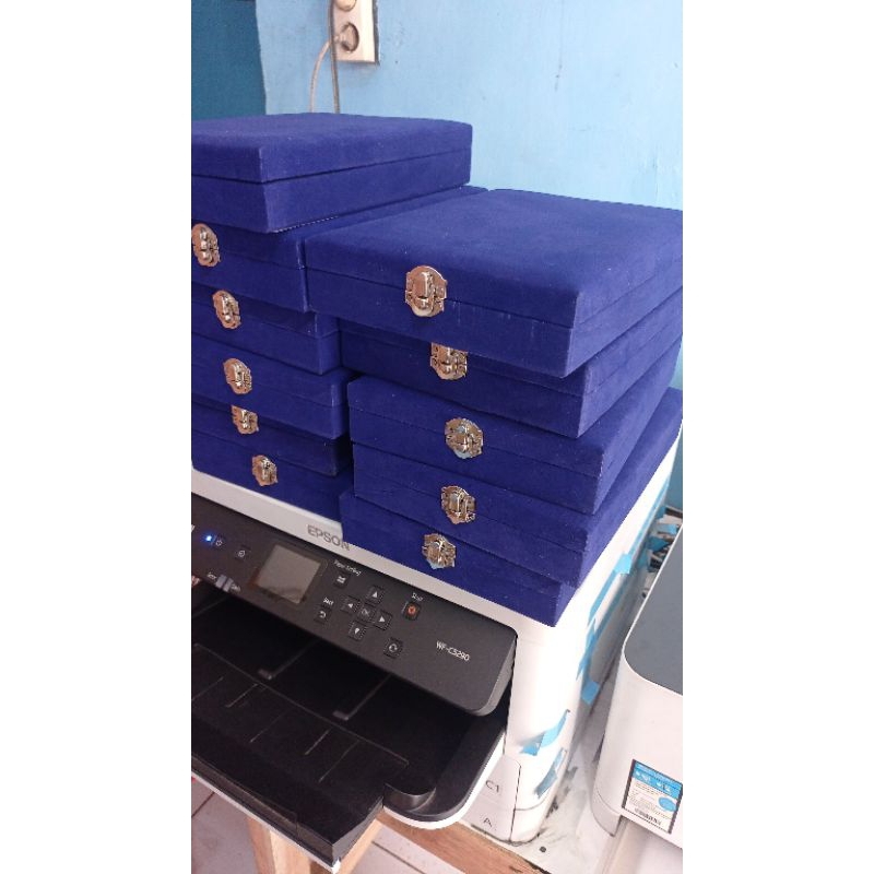 

PLAKAT KAYU + BOX UKURAN 12 X 18CM