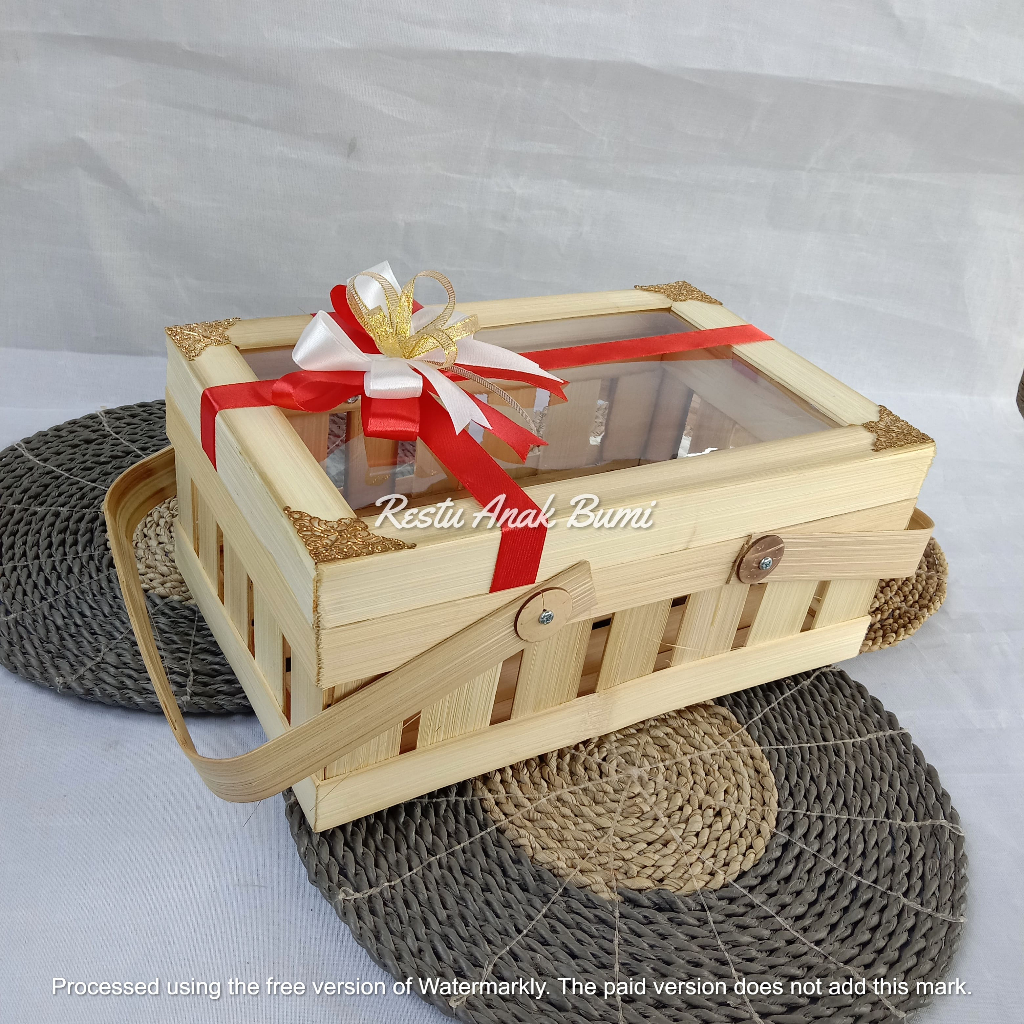 Keranjang Transparan 30cm x 20cm Pita Ukiran Emas | rantang kotak anyaman bambu | wadah hampers kota