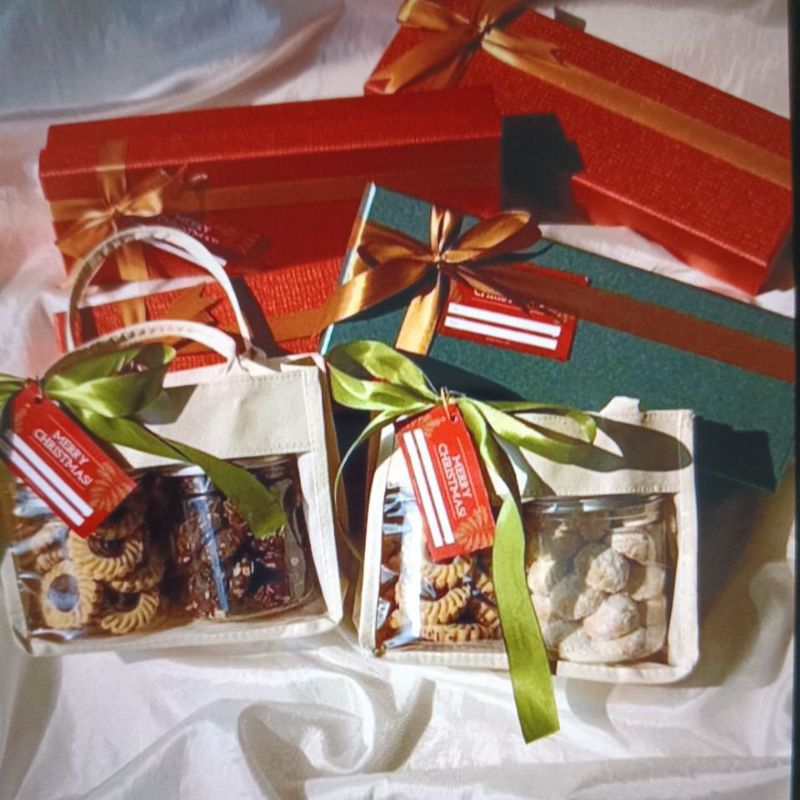 

HAMPERS NATAL & TAHUN BARU