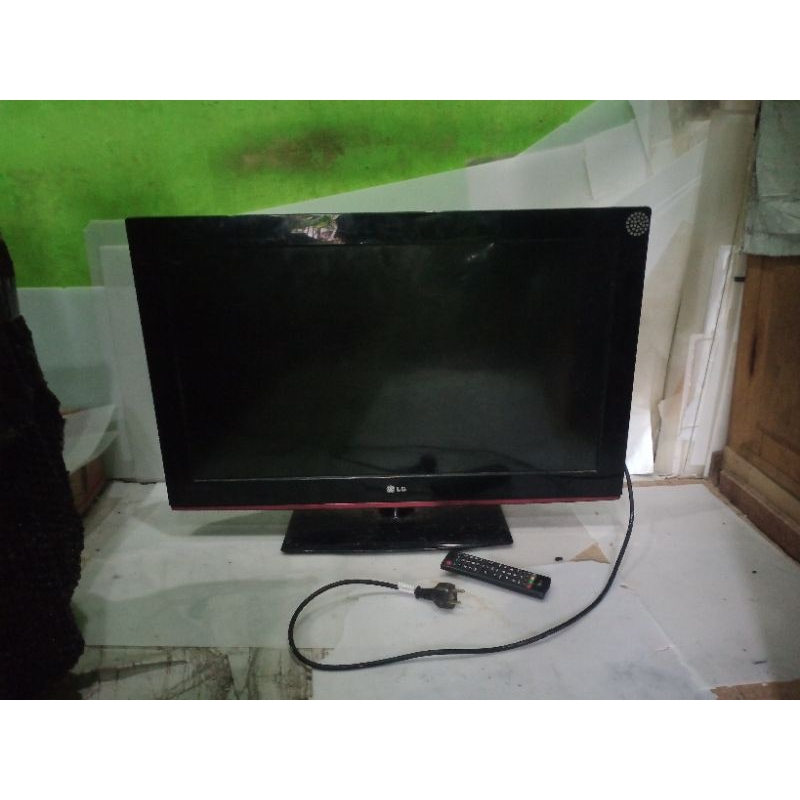 TV LED LCD 32" inch , Merk LG Analog Second