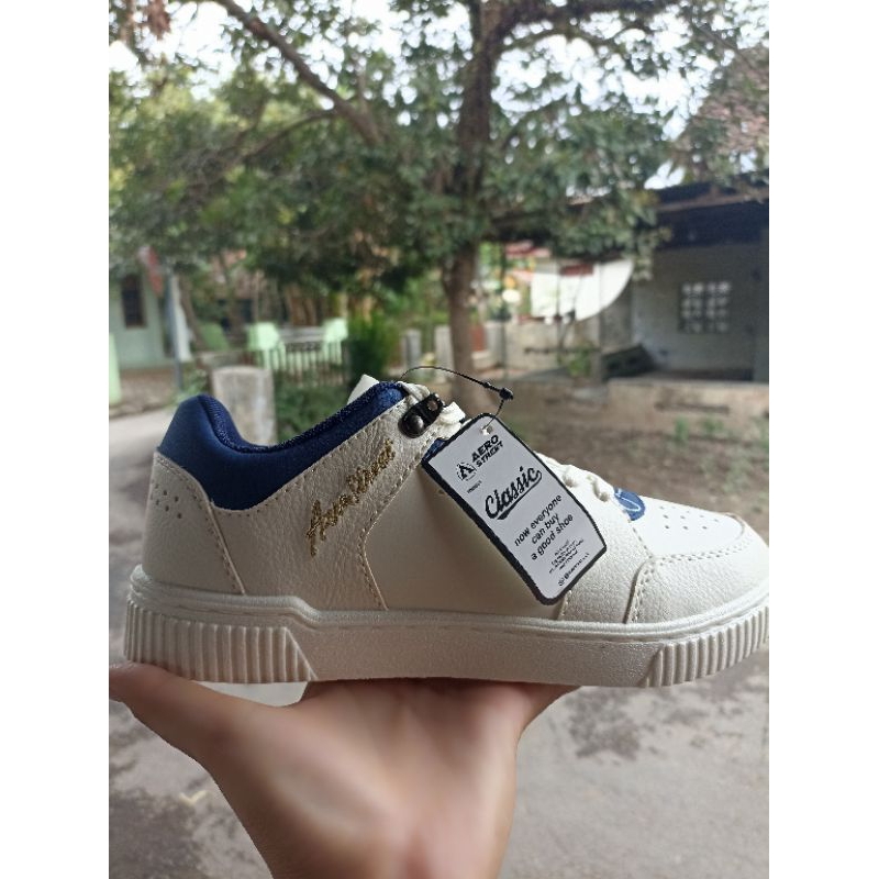 sepatu aerostreet
