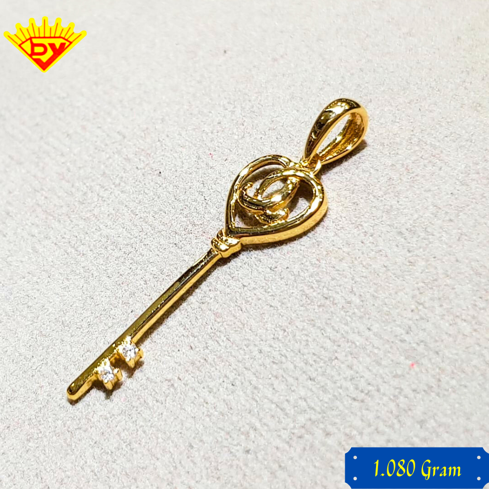 Liontin Emas Kuning 735 Kadar Emas 700