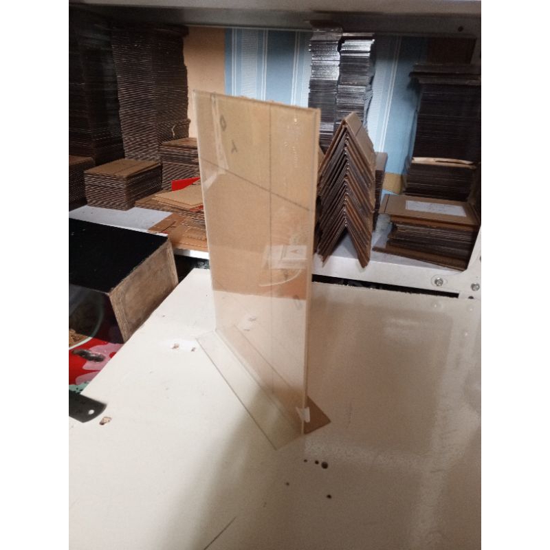 

akrilik tent card/ tempat brosur uk 31 x 47 cm tebal 2 mm