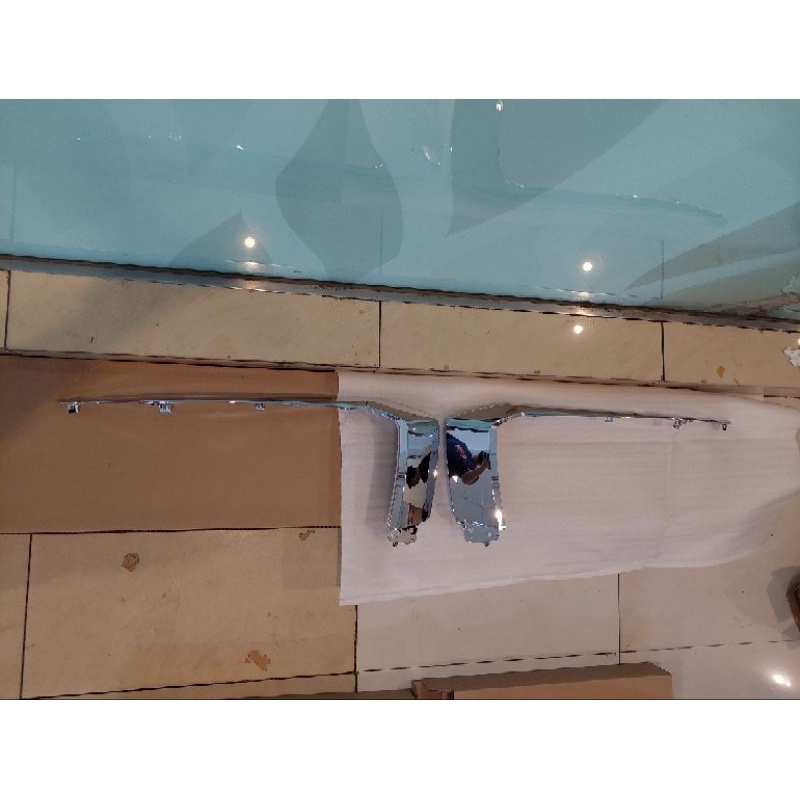 Garnish Bemper Depan Atas Asli Mitsubishi New Pajero Sport 2022