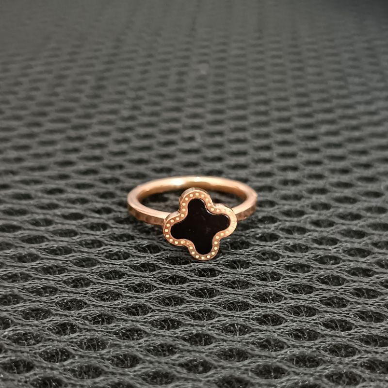 ✅Cod Cincin Titanium Model Clover Cincin Titanium Wanita Terbaru Cincin Wanita Terlaris Cincin Wanit