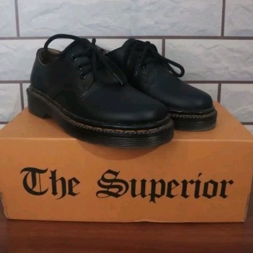 PRELOVED Sepatu Docmart brand lokal