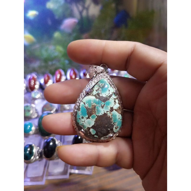 BATU PIRUS PERSIA LAWASAN LIONTIN