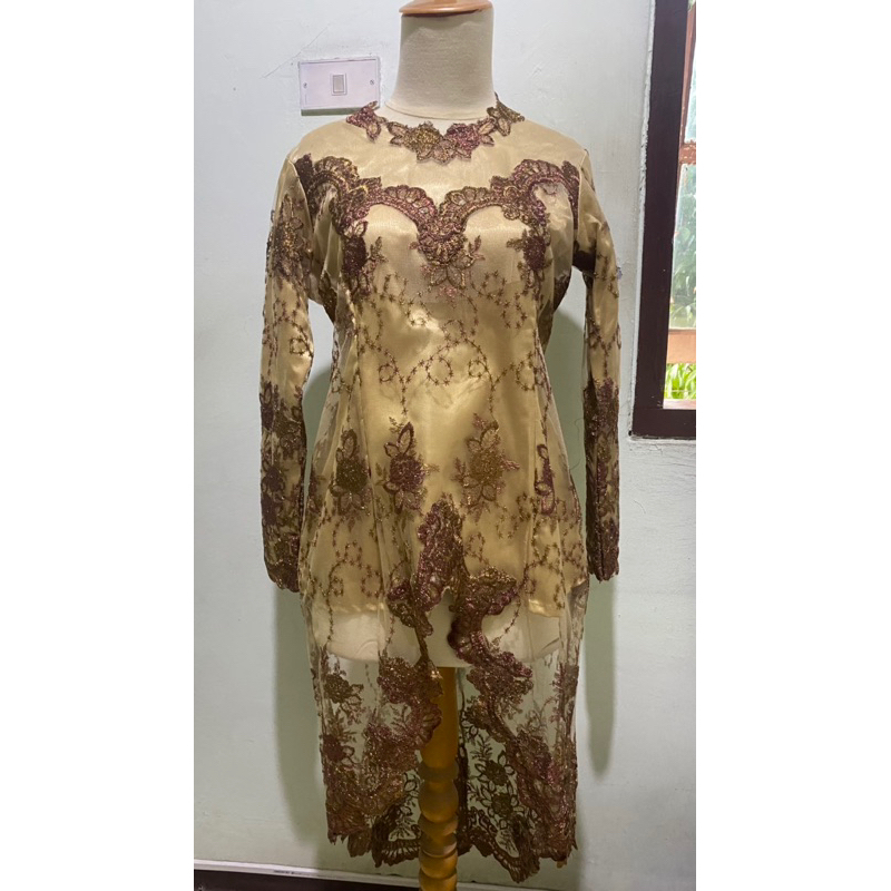 PRELOVED KEBAYA BROKAT