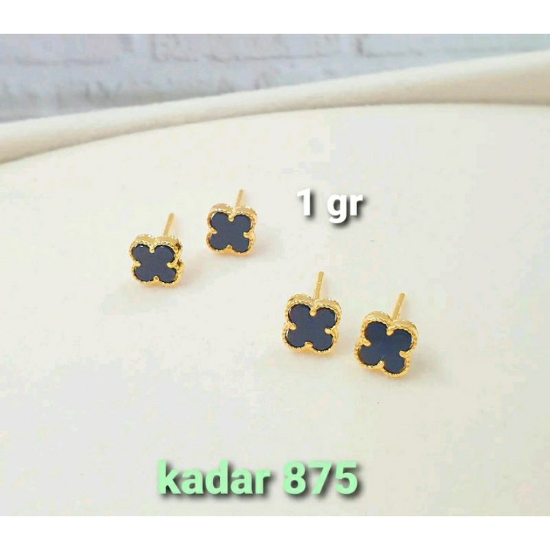 Giwang kembang cat hitam.Emas kadar 700