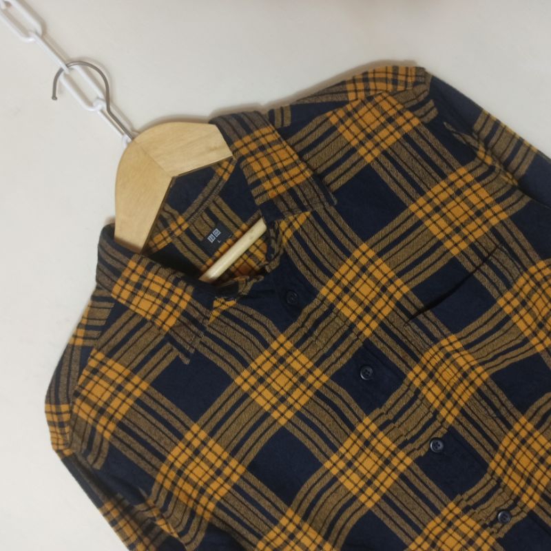 [Flannel Uniqlo] Kemeja Flanel Plaid Long Sleeve Shirt Kuning Navy Size L