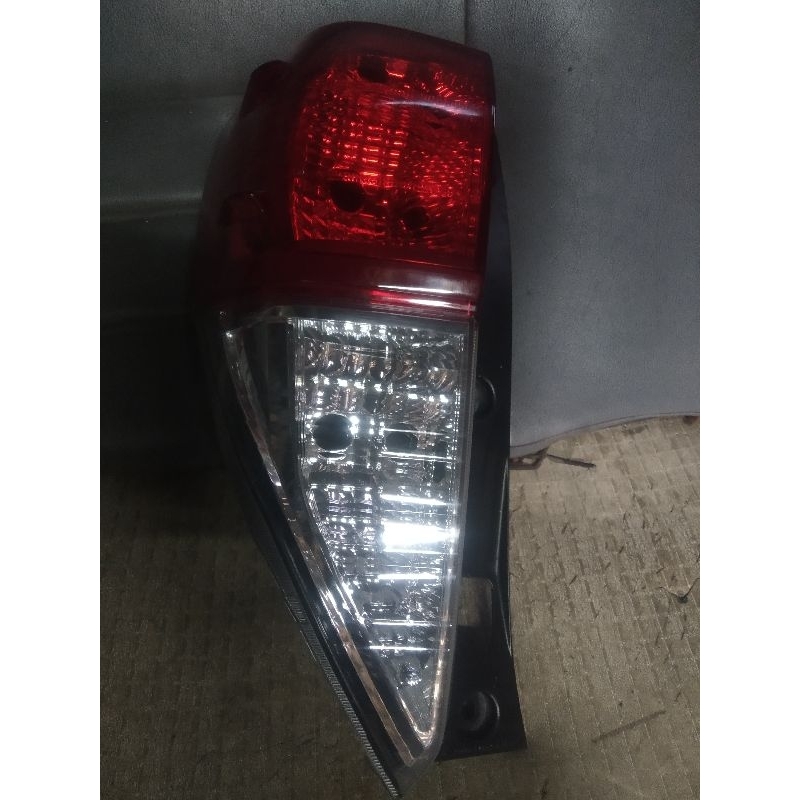 lampu belakang innova reborn