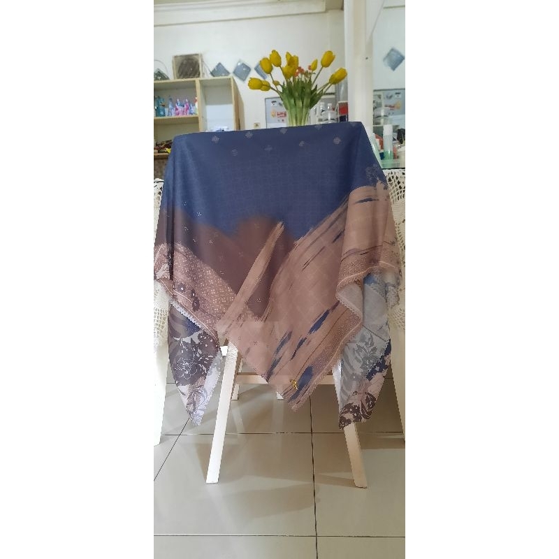 Preloved Puru Kambera scarf