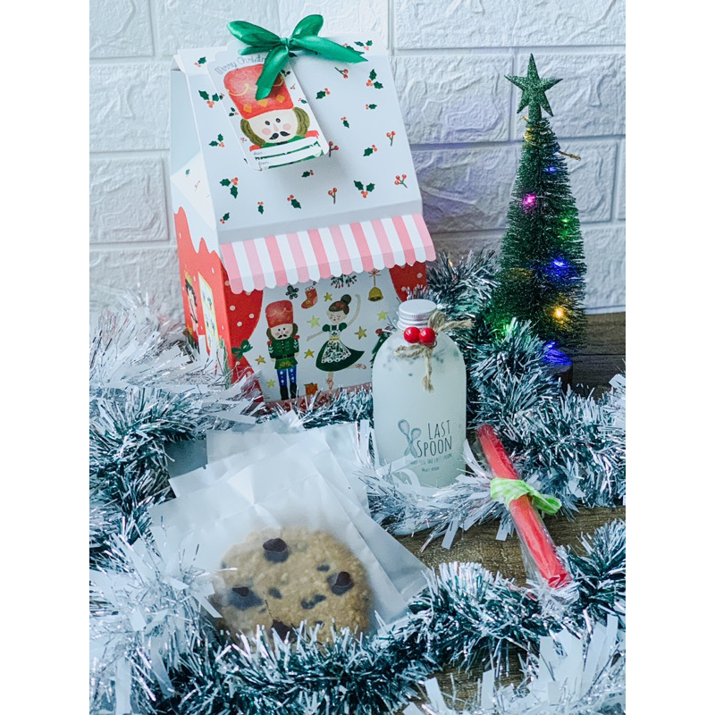 

HAMPERS NATAL CHRISTMAS PEKANBARU GINGERBREAD HOUSE