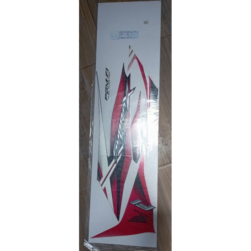 Striping Honda Supra X 125 f1 2012 helm in kiri original AHM