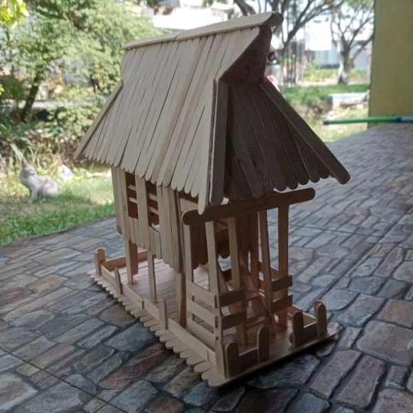 miniatur rumah adat simalungun Batak Sumatra Utara stik es krim