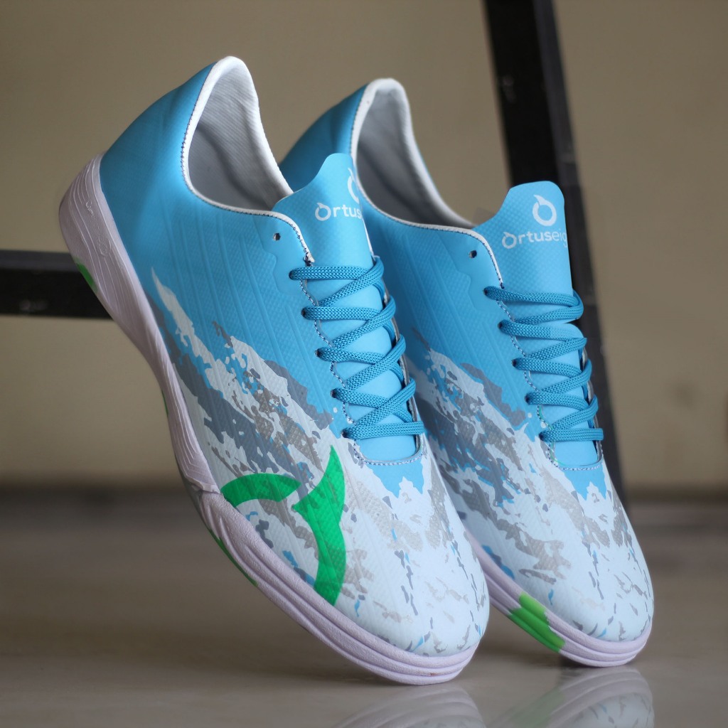 Sepatu Futsal Pria Ourtuseight Chimera Rainbow
