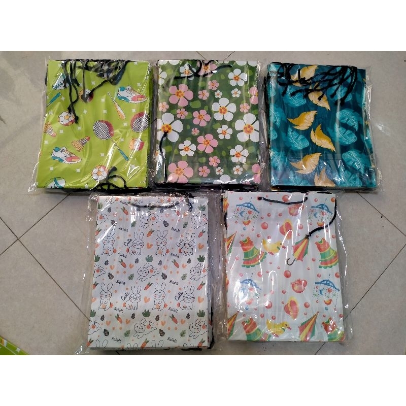 

(12 pcs) Lusinan paper bag kertas kado