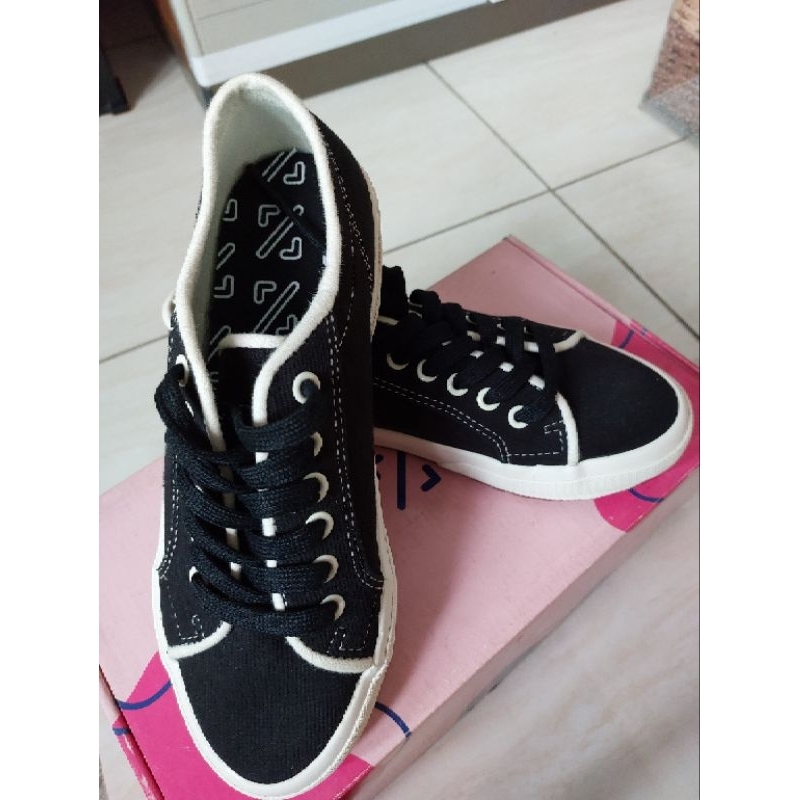 Sepatu Amazara Original Avil Sneaker Black 39