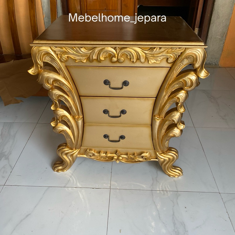 meja nakas jati ukir, meja nakas ruangan lampu kamar ,nakas ukir gold,nakas jati murah