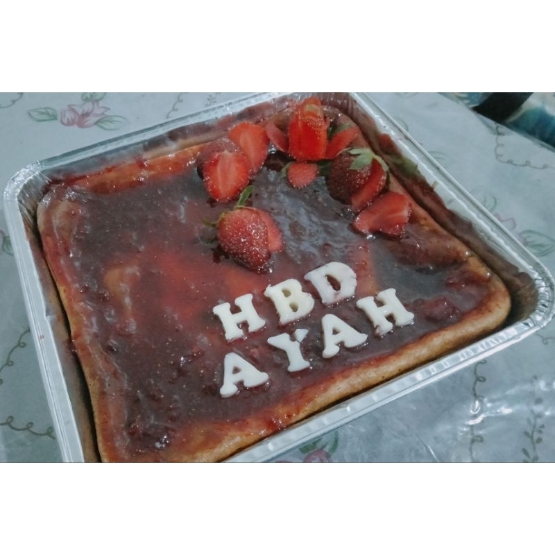 

Cheesecake Birthday Strawberry 20 x 20