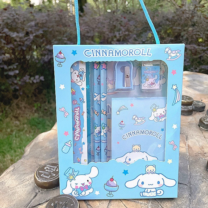 

PENSIL SET SANRIO KUROMI CHINAMOROL MELODY - SET ALAT TULIS 6 IN 1 MOTIF SANRIO ATK Set CAPYBARA Alat Tulis Lengkap Anak LABUBU Pensil serutan penghapus penggaris