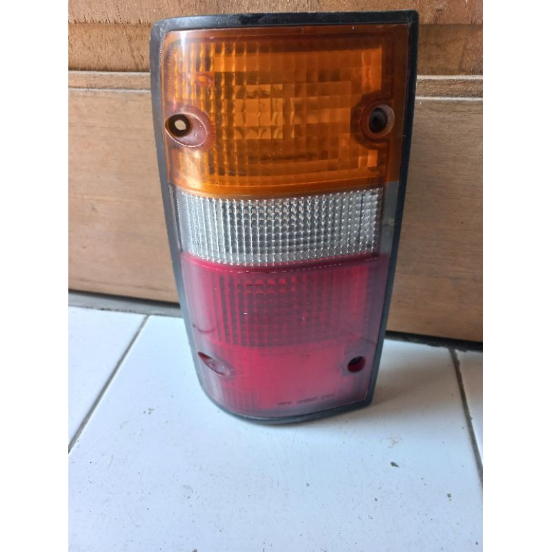 Lampu belakang Stop lamp kijang Grand Extra original