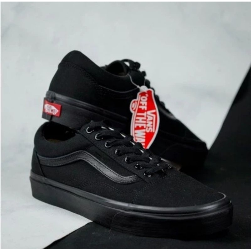 Sepatu sneakers hitam sepatu pria sepatu sekolah full black