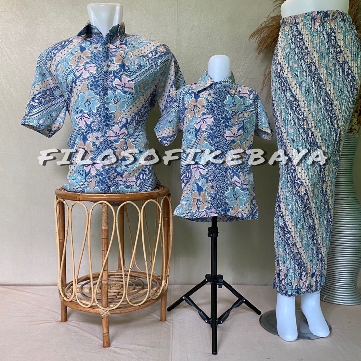 Model Terkini SOFT BLUE  BATIK COUPLE KELUARGA MODERN  BAJU BATIK COUPLE AYAH DAN ANAK LAKILAKI  BAJ