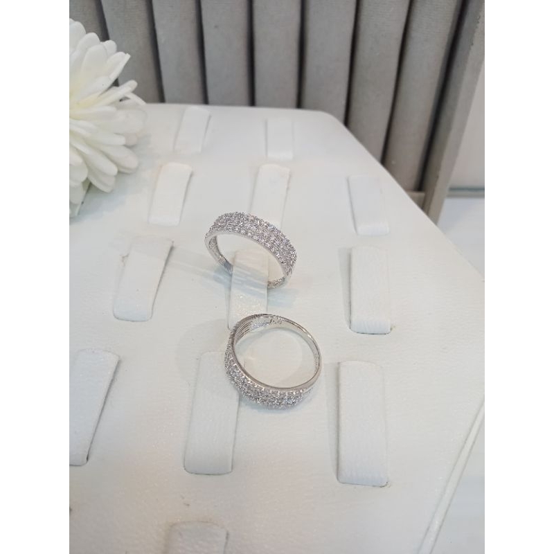 Cincin emas model Listring permata 3 baris mas 22 kadar 375 mas putih