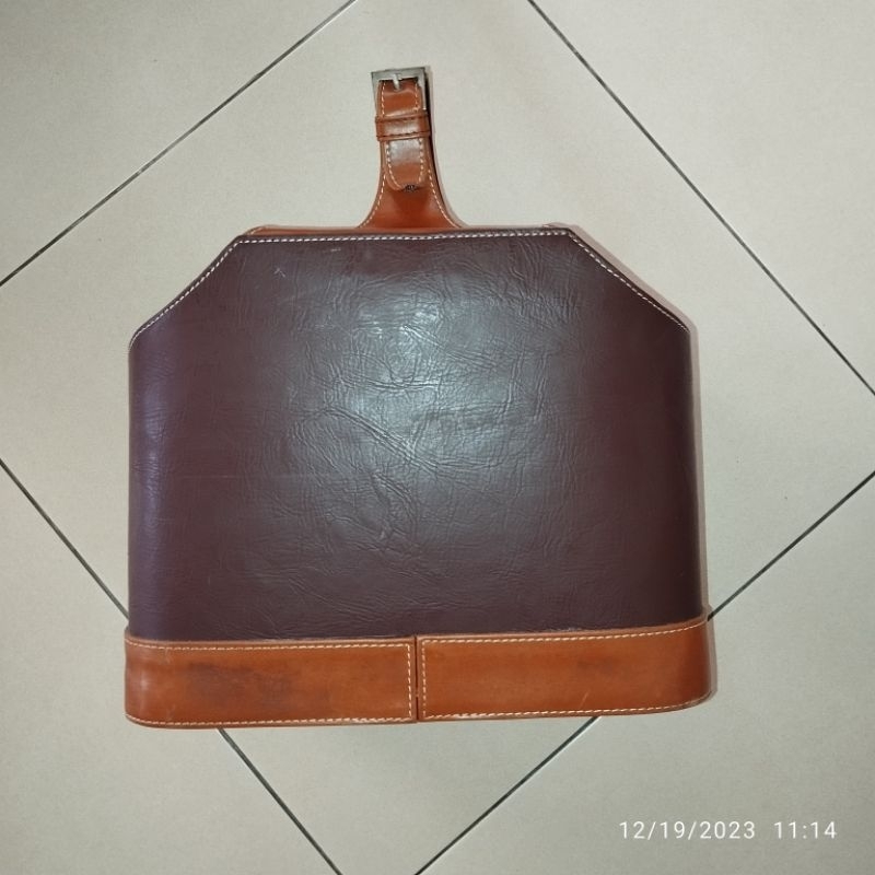 

Tas Box Parcel Bingkisan Bekas