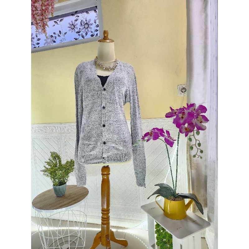 cardigan wanita abu
