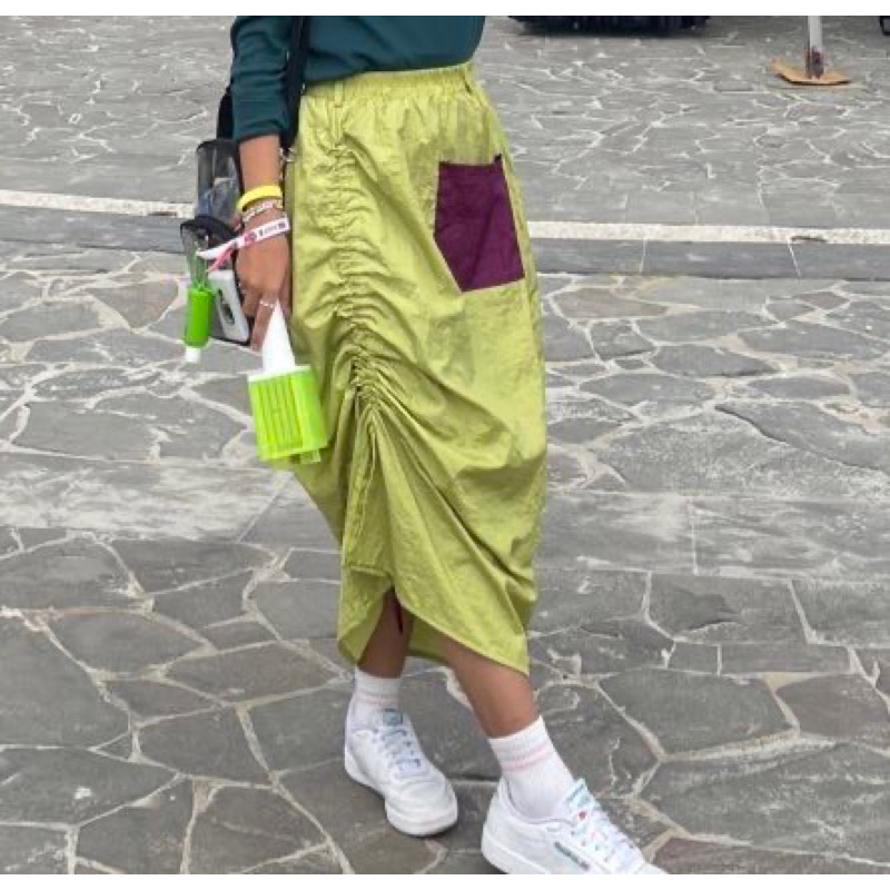 PRELOVED Skirt Hijau Neon We.Kala