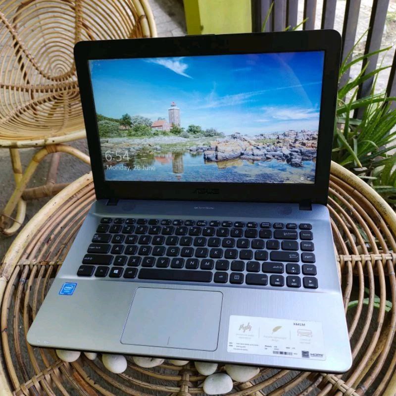 LAPTOP ASUS X441M SERI BARU GENERASI 8 PAKAI SSD