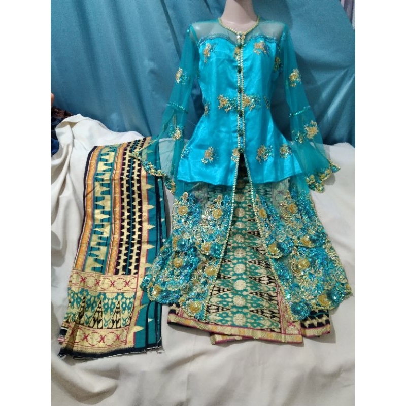 kebaya wisuda / kebaya pengantin / kebaya modern / kebaya payet / PL / preloved