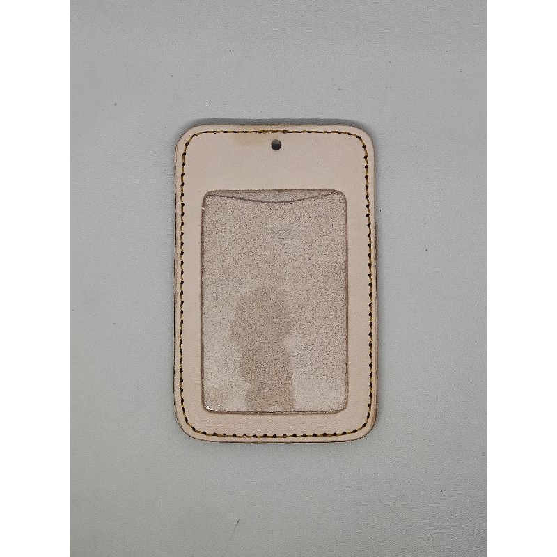 

Gantungan ID Card Holder Vegetable Tanned
