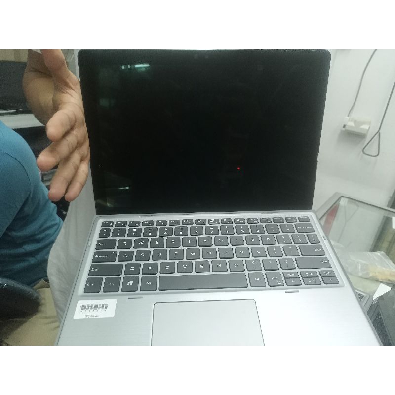 Laptop Dell 7200 2in1 i5/i7 Gen8 1Tb secound garansi original